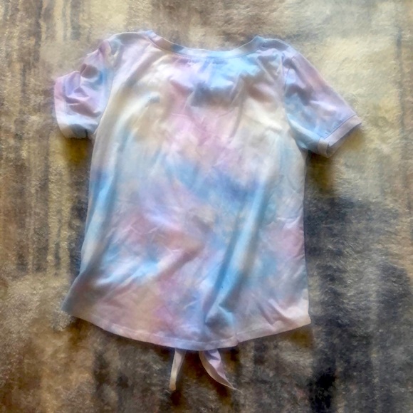 soft material- very light, cute to wear on pants!! - Picture 2 of 4